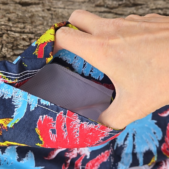 GAP Mens Red and Blue Swim Trunks. Size XL. - Picture 8 of 11